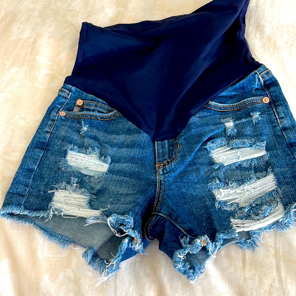 Maternity shorts